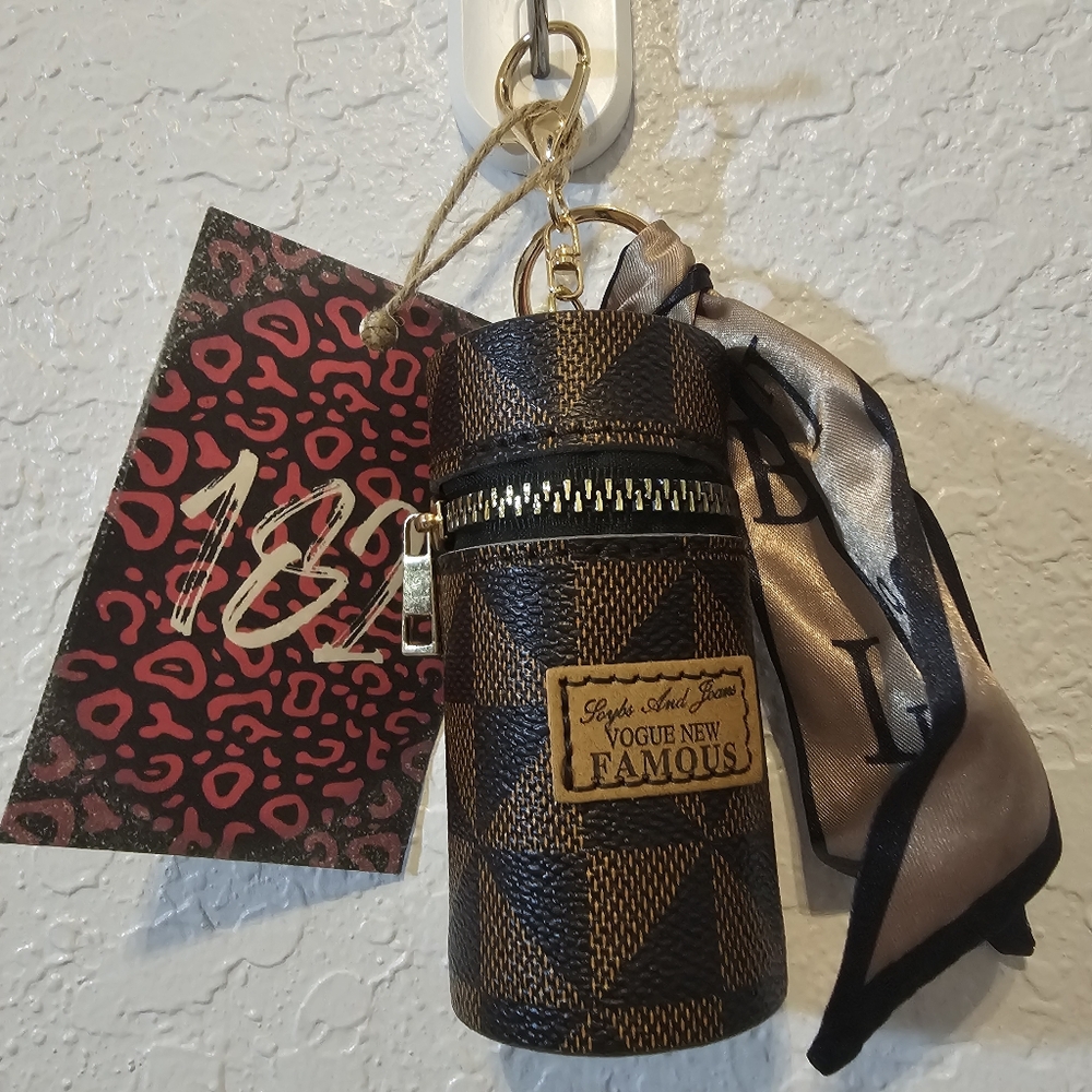 NEW TALL ROUND VOGUE NEW FAMOUS XL  COIN BAG CHARM HOLDER